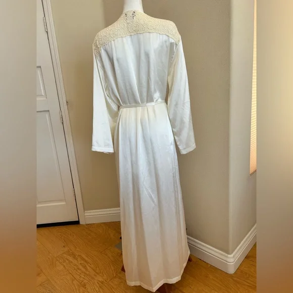 Valentino Vintage Satin Maxi Robe NWT Medium White with Lace Belted - Picture 2 of 8